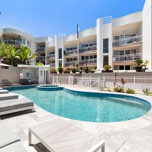 https://kirra-palms-holiday-apartments.hotelsbyronbayaustralia.com