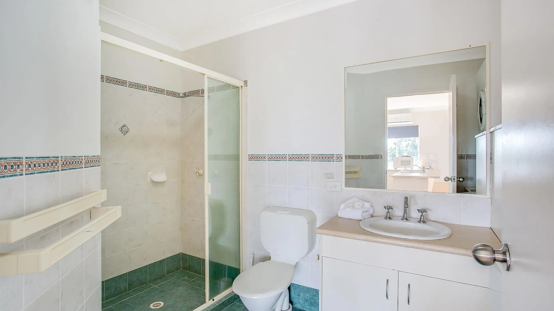 *** Apartahotel Paradise Isles Apartamentos Gold Coast Australia